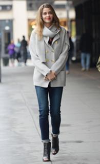 Ana Beatriz Barros feet photo thumbnail