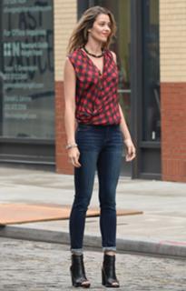 Ana Beatriz Barros feet photo thumbnail