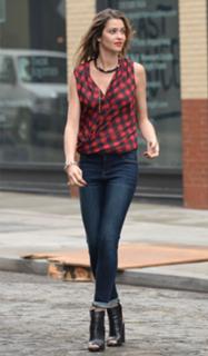 Ana Beatriz Barros feet photo thumbnail