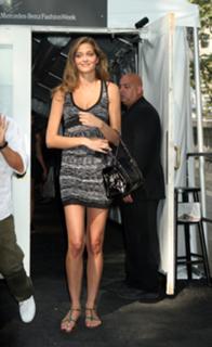 Ana Beatriz Barros feet photo thumbnail