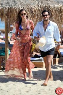 Ana Beatriz Barros feet photo thumbnail