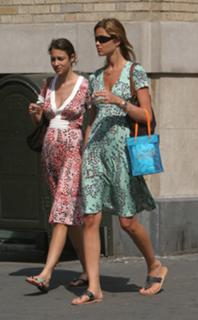 Ana Beatriz Barros feet photo thumbnail