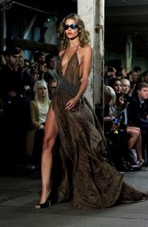 Ana Beatriz Barros feet photo thumbnail