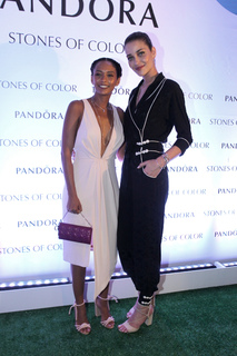 Ana Beatriz Barros feet photo thumbnail