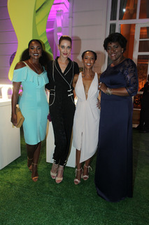 Ana Beatriz Barros feet photo thumbnail