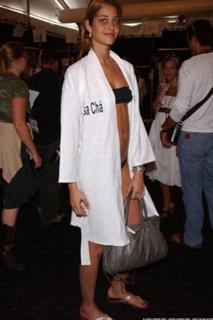 Ana Beatriz Barros feet photo thumbnail