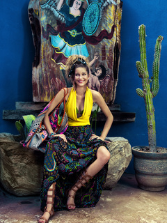 Ana Beatriz Barros feet photo thumbnail