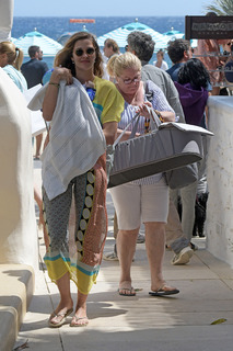 Ana Beatriz Barros feet photo thumbnail