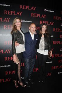 Ana Beatriz Barros feet photo thumbnail