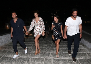 Ana Beatriz Barros feet photo thumbnail