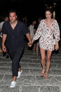 Ana Beatriz Barros feet photo thumbnail