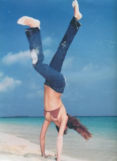 Ana Beatriz Barros feet photo thumbnail