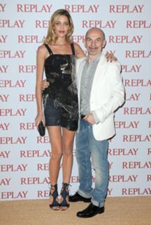 Ana Beatriz Barros feet photo thumbnail