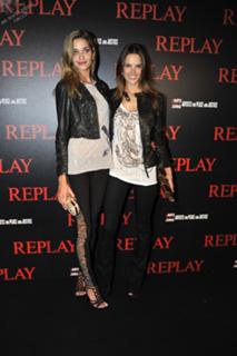 Ana Beatriz Barros feet photo thumbnail