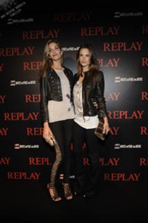 Ana Beatriz Barros feet photo thumbnail