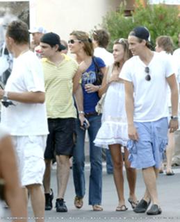 Ana Beatriz Barros feet photo thumbnail