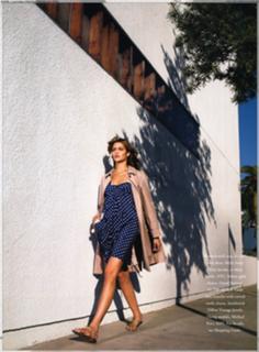 Ana Beatriz Barros feet photo thumbnail