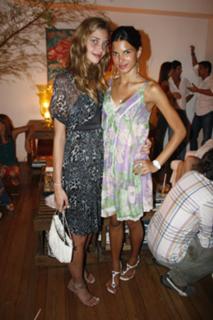 Ana Beatriz Barros feet photo thumbnail