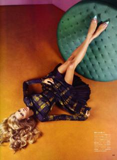 Ana Beatriz Barros feet photo thumbnail