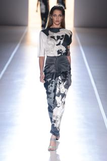 Ana Beatriz Barros feet photo thumbnail