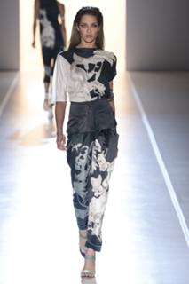 Ana Beatriz Barros feet photo thumbnail