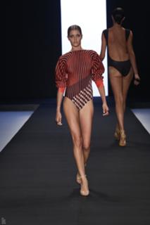 Ana Beatriz Barros feet photo thumbnail