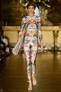 Ana Beatriz Barros feet photo thumbnail