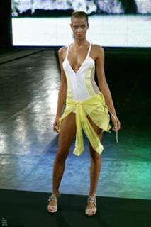 Ana Beatriz Barros feet photo thumbnail