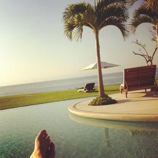 Ana Brenda Contreras feet photo thumbnail