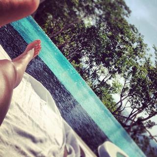 Ana Brenda Contreras feet photo thumbnail