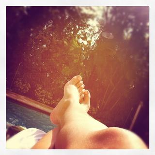 Ana Brenda Contreras feet photo thumbnail