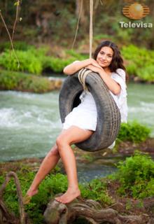 Ana Brenda Contreras feet photo thumbnail