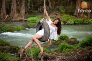 Ana Brenda Contreras feet photo thumbnail