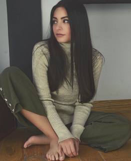 Ana Brenda Contreras feet photo thumbnail