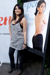 Ana Brenda Contreras feet photo thumbnail