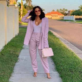 Ana Brenda Contreras feet photo thumbnail