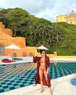 Ana Brenda Contreras feet photo thumbnail