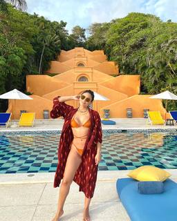 Ana Brenda Contreras feet photo thumbnail