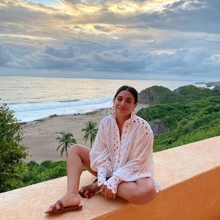 Ana Brenda Contreras feet photo thumbnail