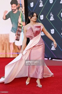 Ana Brenda Contreras feet photo thumbnail