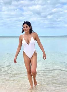 Ana Brenda Contreras feet photo thumbnail