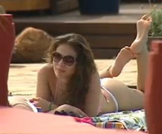 Ana Carolina Dias feet photo 5