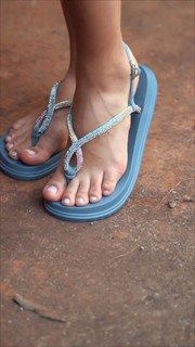 Ana Castela feet photo thumbnail