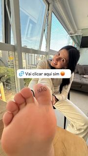 Ana Castela feet photo thumbnail
