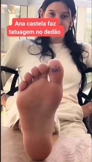 Ana Castela feet photo thumbnail