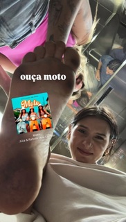 Ana Castela feet photo thumbnail