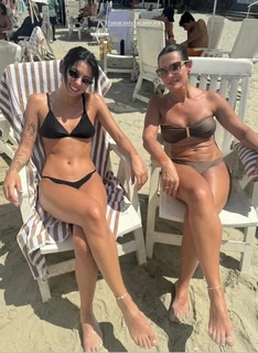 Ana Castela feet photo thumbnail