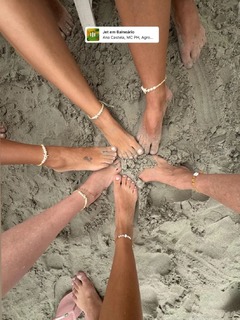 Ana Castela feet photo thumbnail