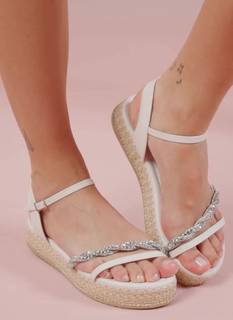 Ana Castela feet photo thumbnail
