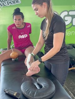 Ana Castela feet photo 10